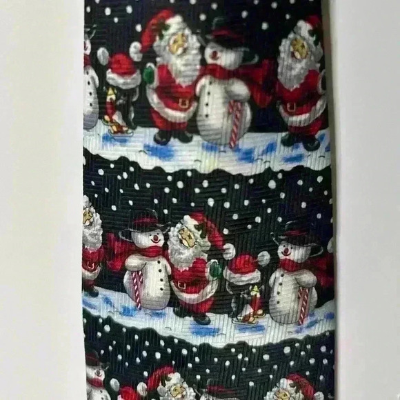 Clearance Christmas Holiday Neck Tie.  Santa, Snowman, Penguins. Very Festive. - Picture 1 of 5